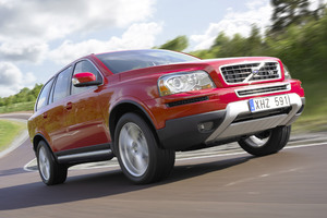 Volvo XC90 rojo lateral