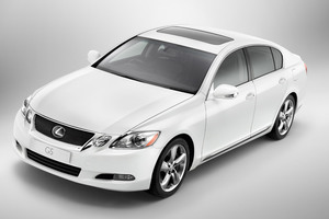 Lexus GS estático