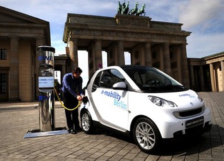 smart-ed-electrico smart ed electrico 300x198 Pros y contras de los nuevos coches eléctricos