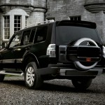 Mitsubishi Montero trasera