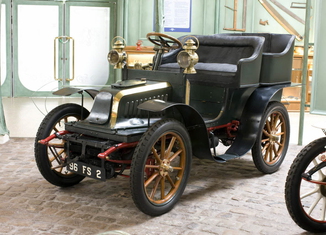 200 años de historia de Peugeot en Rétromobile