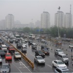 trafico pekin 150x150 China se defiende de los coches americanos