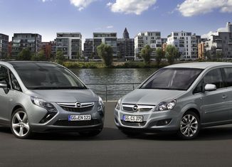 Coches familiares - 7403 Coches familiares 7403 300x148 Pasos para elegir el coche familiar que necesitas