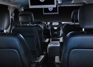 Lancia_Voyager_2012_40 Lancia Voyager 2012 40 300x300 Pasos para elegir el coche familiar que necesitas