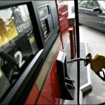Cómo viajar en coche con niños surtidor gasolina 512 341 150x150 Cómo viajar en coche con niños