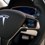 Tesla Model X Steering Wheel iPod Nano Like Thumb Controls 150x150 Model X, el todocamino eléctrico de Tesla