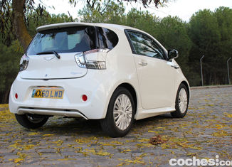 prueba aston martin cygnet 47 300x199 A prueba: Aston Martin Cygnet: lujo comprimido