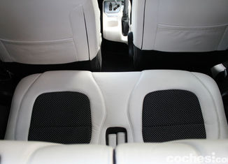 prueba aston martin cygnet interior23 300x199 A prueba: Aston Martin Cygnet: lujo comprimido
