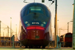 Italo-ferrari-style-train-1
