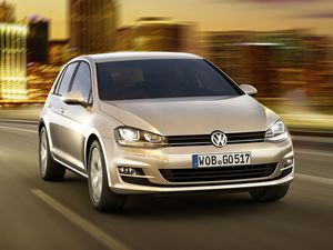 Volkswagen_Golf_7_2012_ 10 Volkswagen Golf 7 2012 10 300x225 Nuevo Volkswagen Golf 7: mejor que nunca