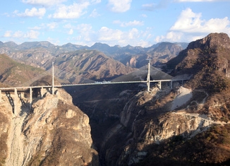 puente baluarte bicentenario 650x433 Los récords de las carreteras