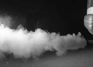 humo blanco tubo escape