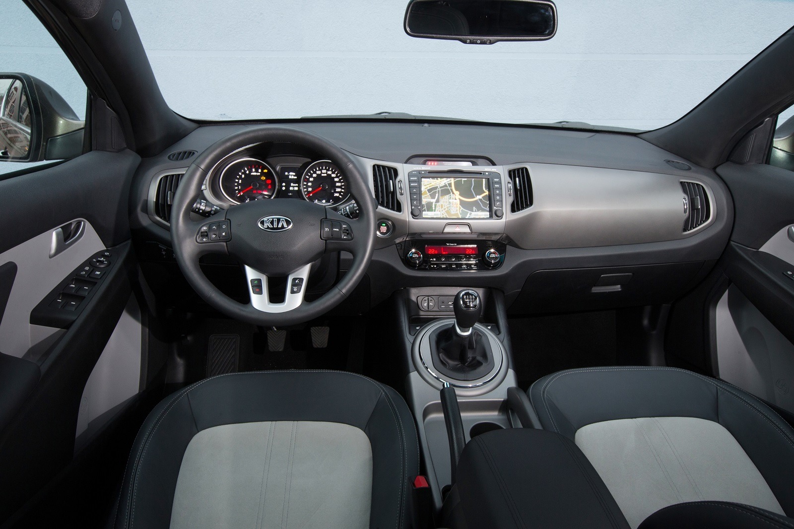 Kia-Sportage-2014-interior-01.jpg