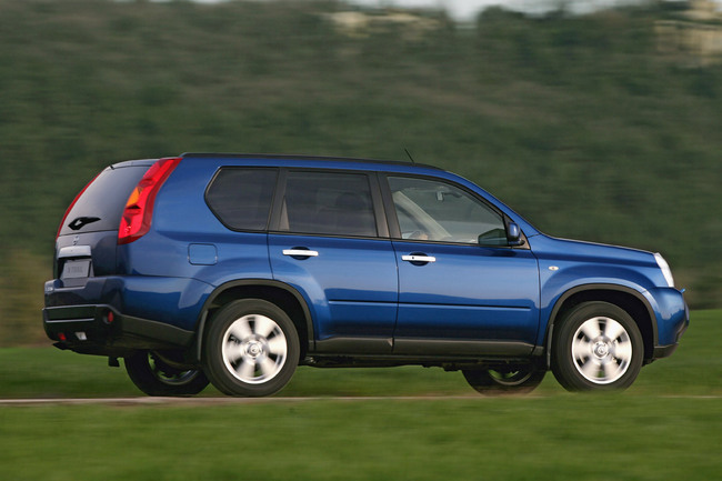 Nissan X-Trail lateral