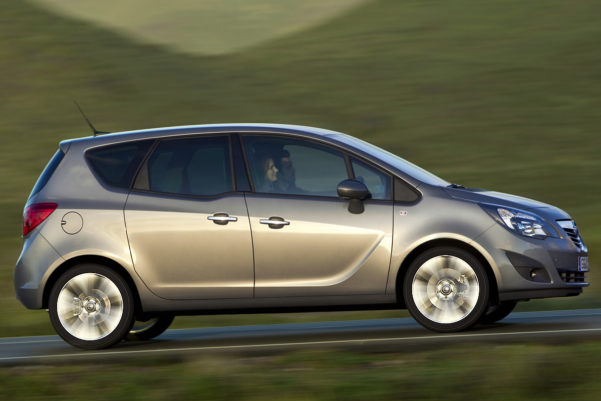 Opel Meriva 2010 vista lateral