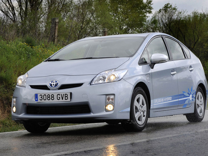 Toyota prius phv комплектации