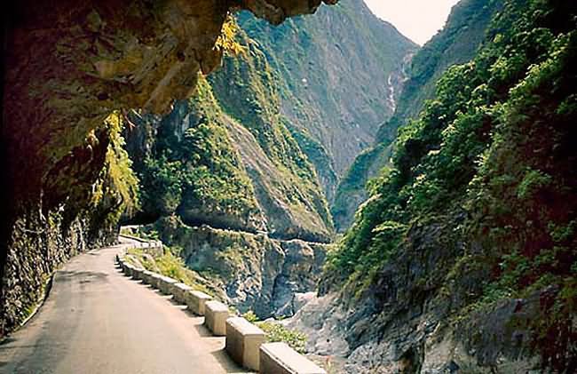 taroko-gorge-road-2