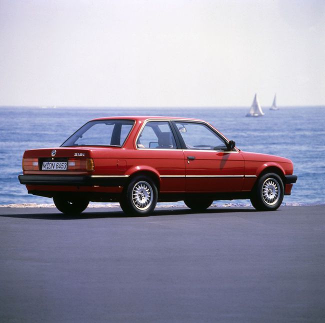 El BMW Serie 3 E36 cumple 30 años: ya es un clásico