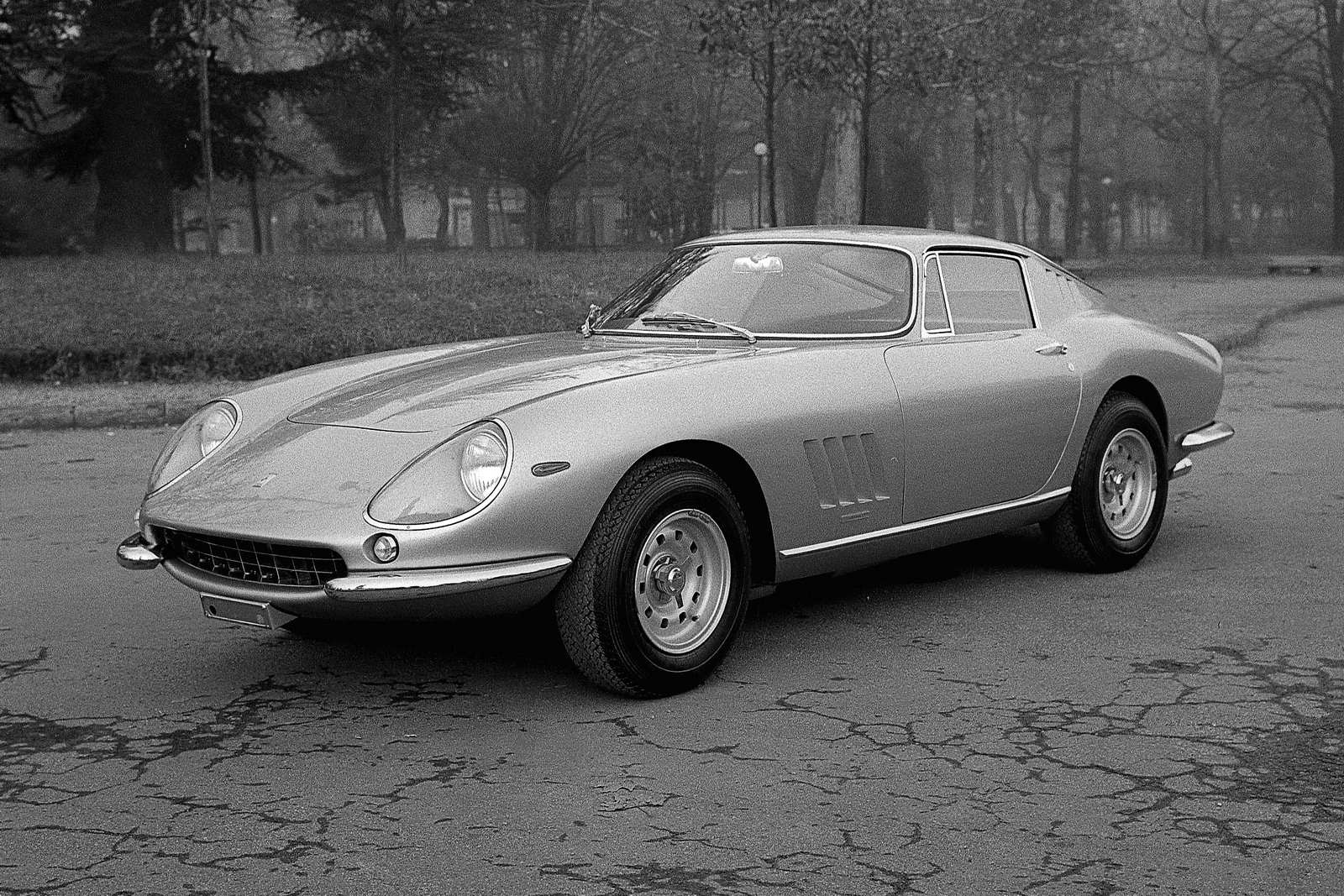 Ferrari_275_GTB4_Steve_McQueen_01