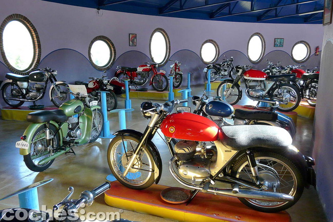 En un principio el Museo solamente estaba dedicado a la exposición de motos...
