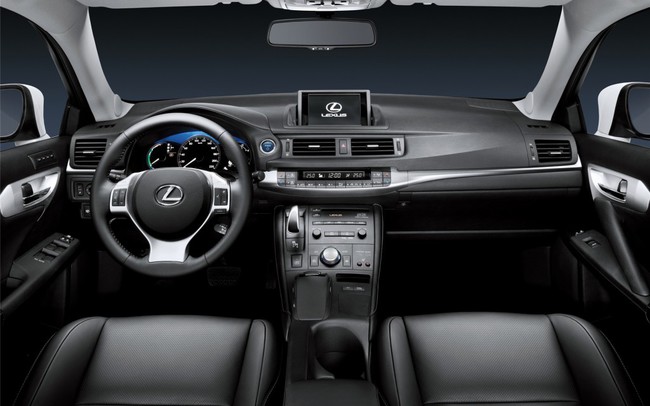 Lexus CT200h Hybrid Plus interior