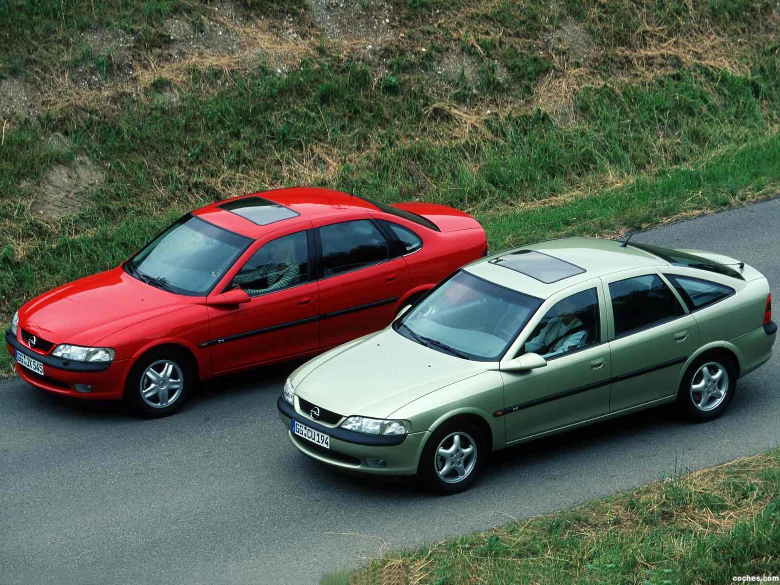 Новый опель вектра б. Opel Vectra 1.6, 2000. Opel Vectra b 1.6. Опель Вектра хэтчбек 2008. Опель Вектра 2003 хэтчбек.