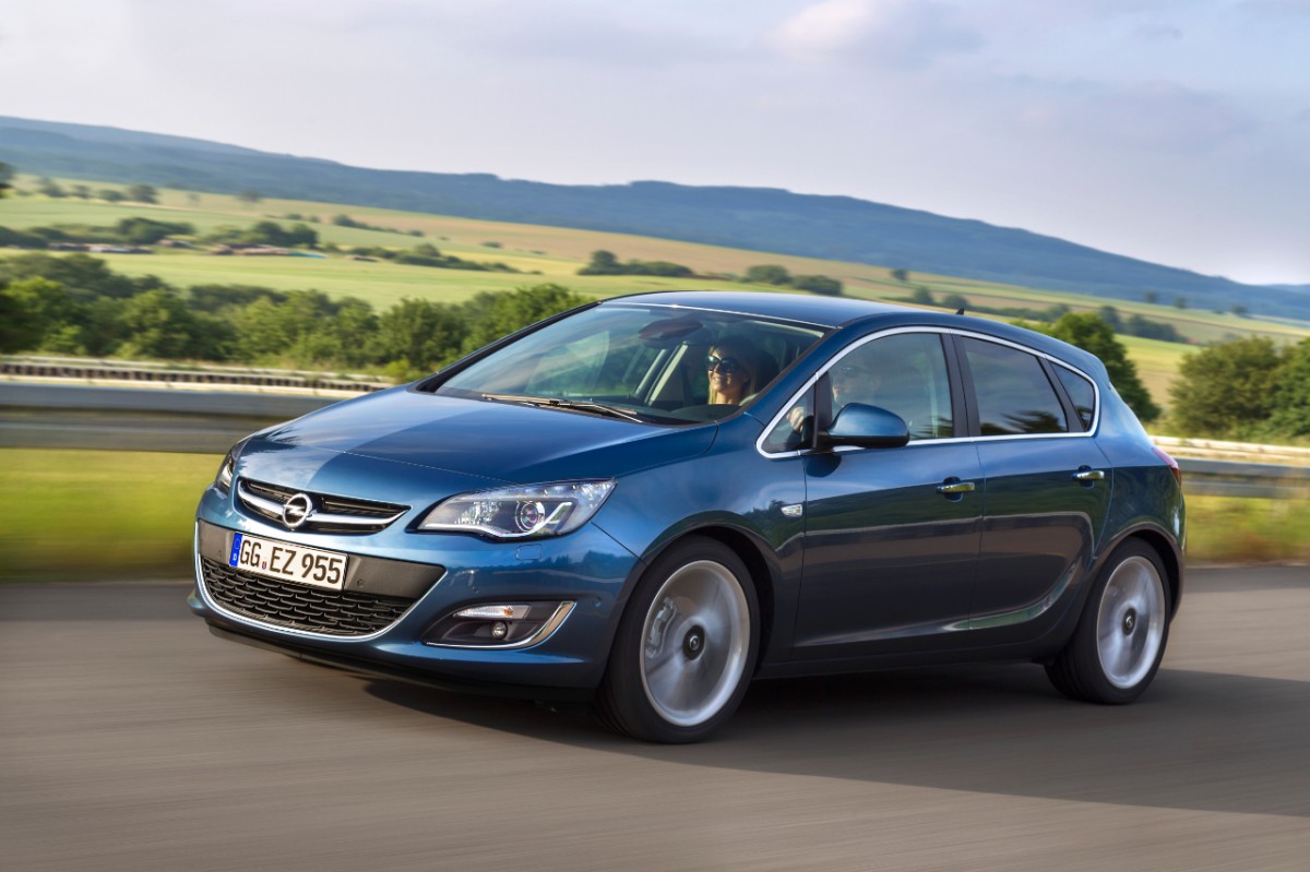 Opel Astra 5 puertas 1.6 CDTI 2014