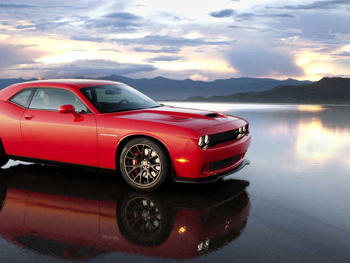 Dodge Challenger Srt Hellcat El Muscle Car Con M S M Sculo