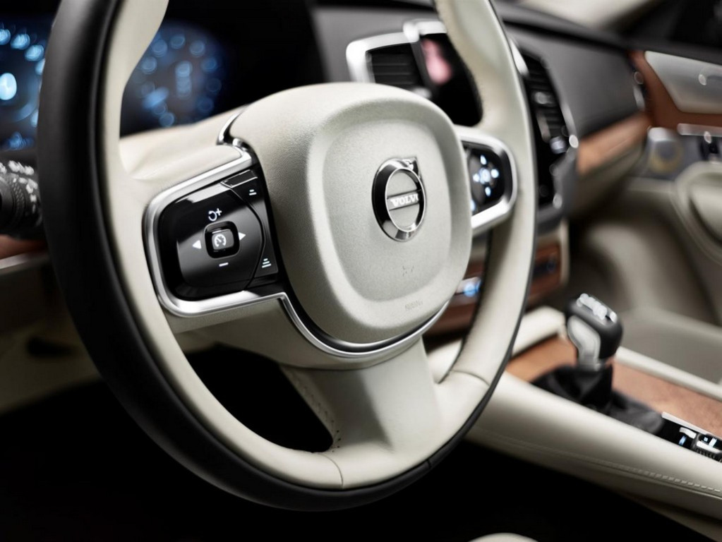 Volvo XC90 2015 interior 12