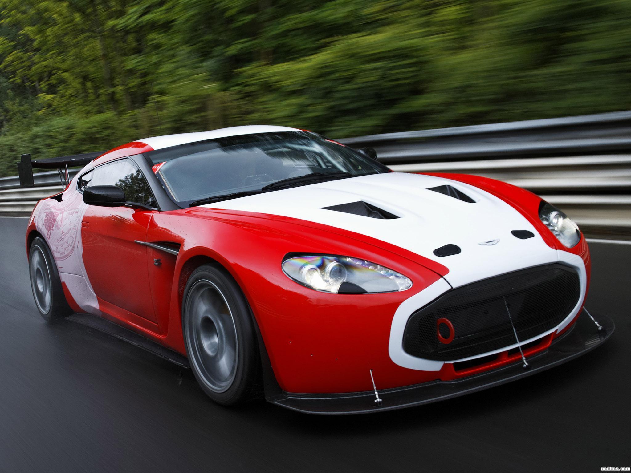 astonmartin_v12-zagato-race-car-2011_r12