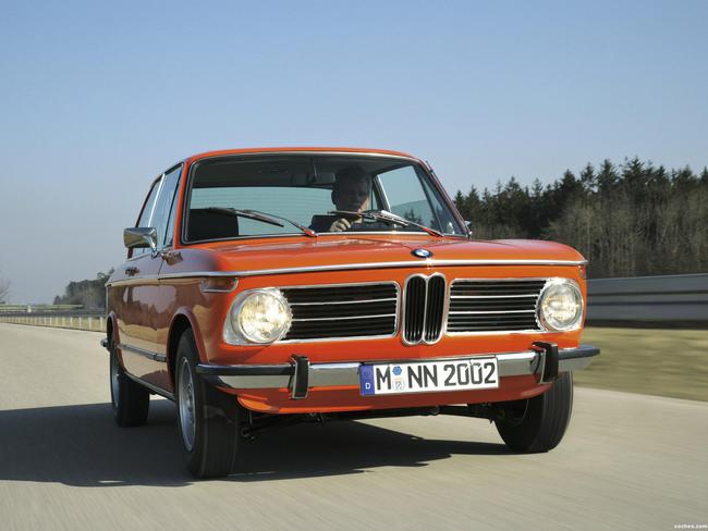 bmw_2002tii-40th-birthday-reconstructed-e10-2006_r16