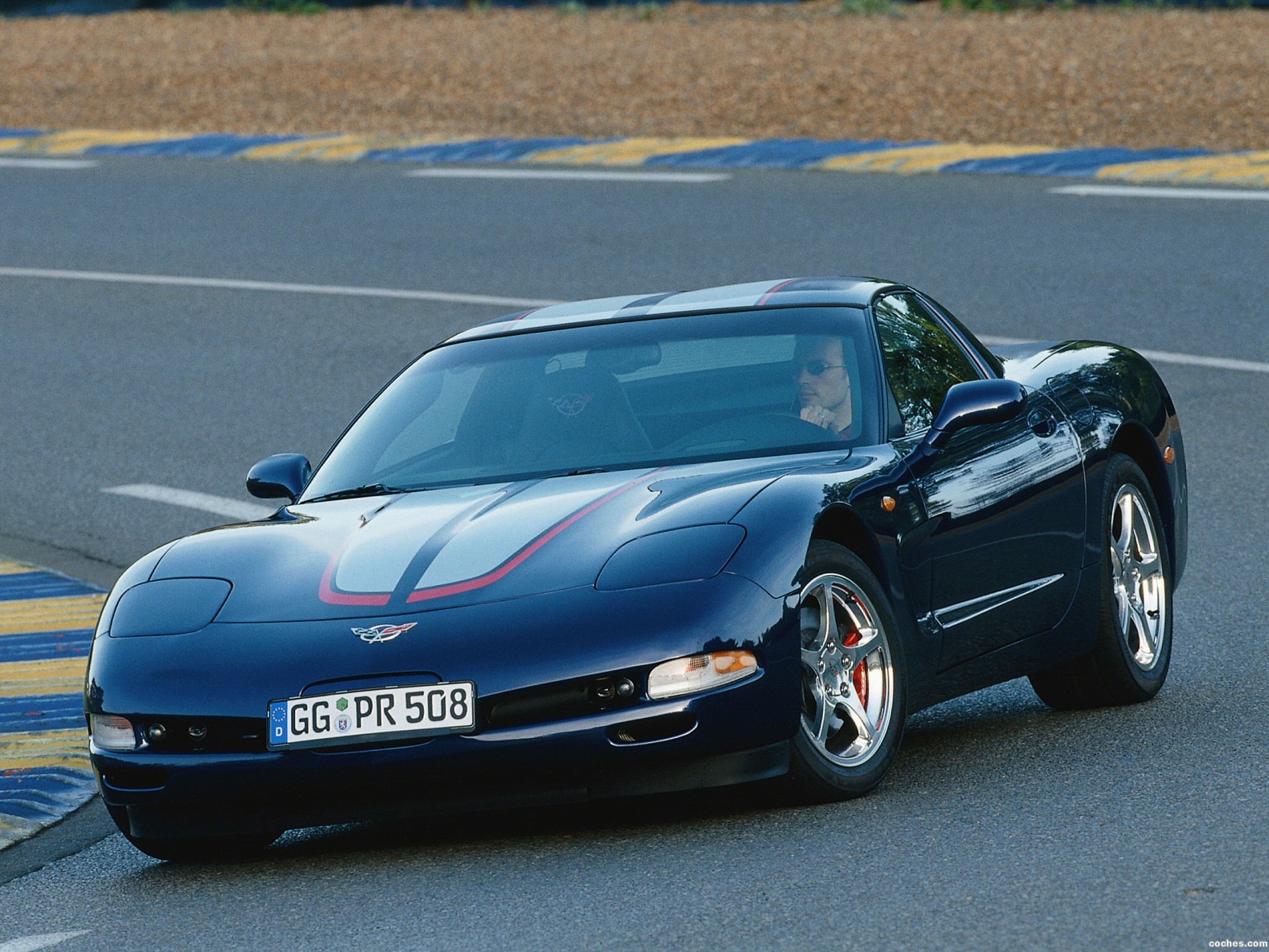 chevrolet_corvette-2000-2004_r12