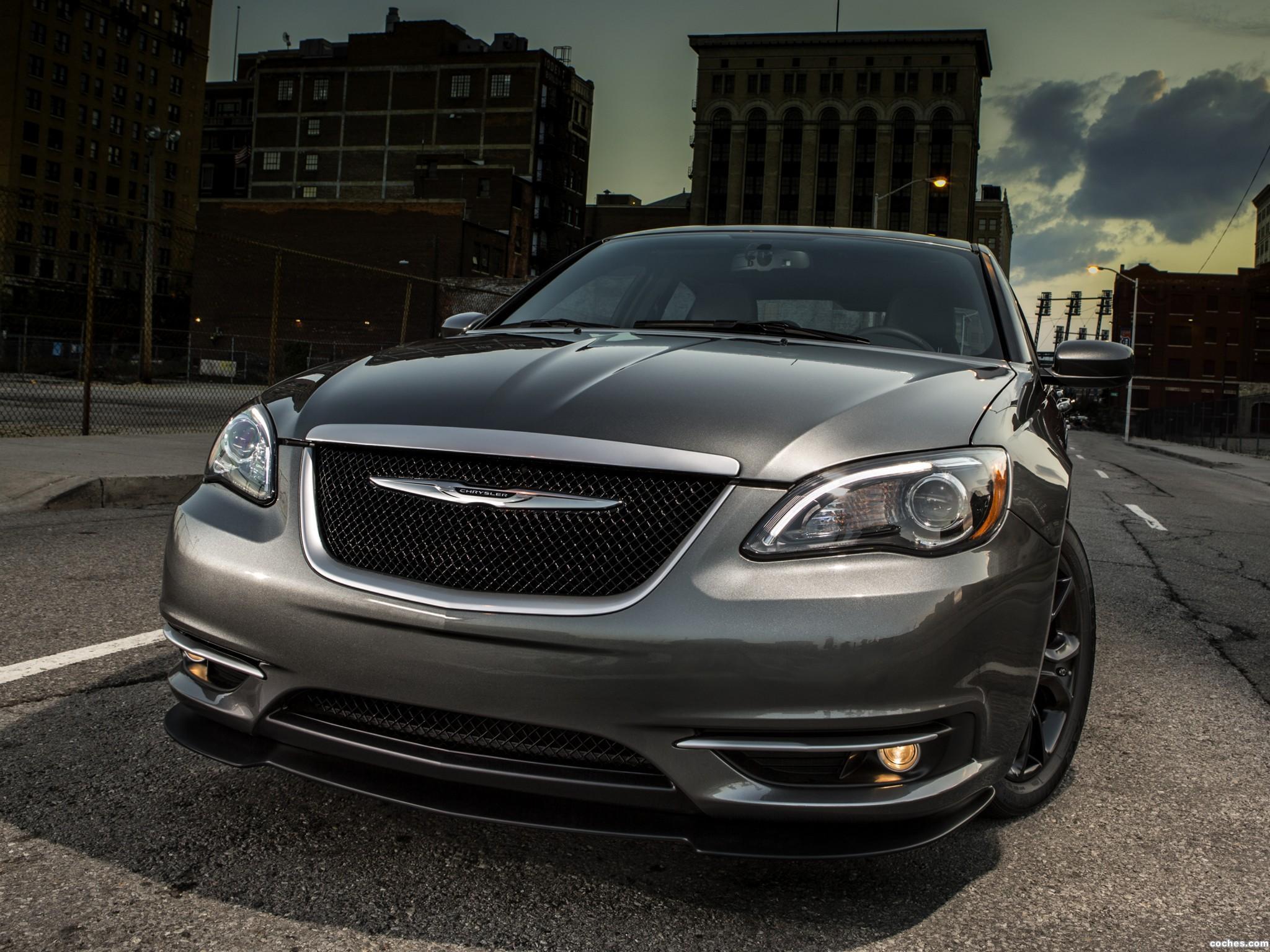 chrysler_200-s-special-edition-2013_r8