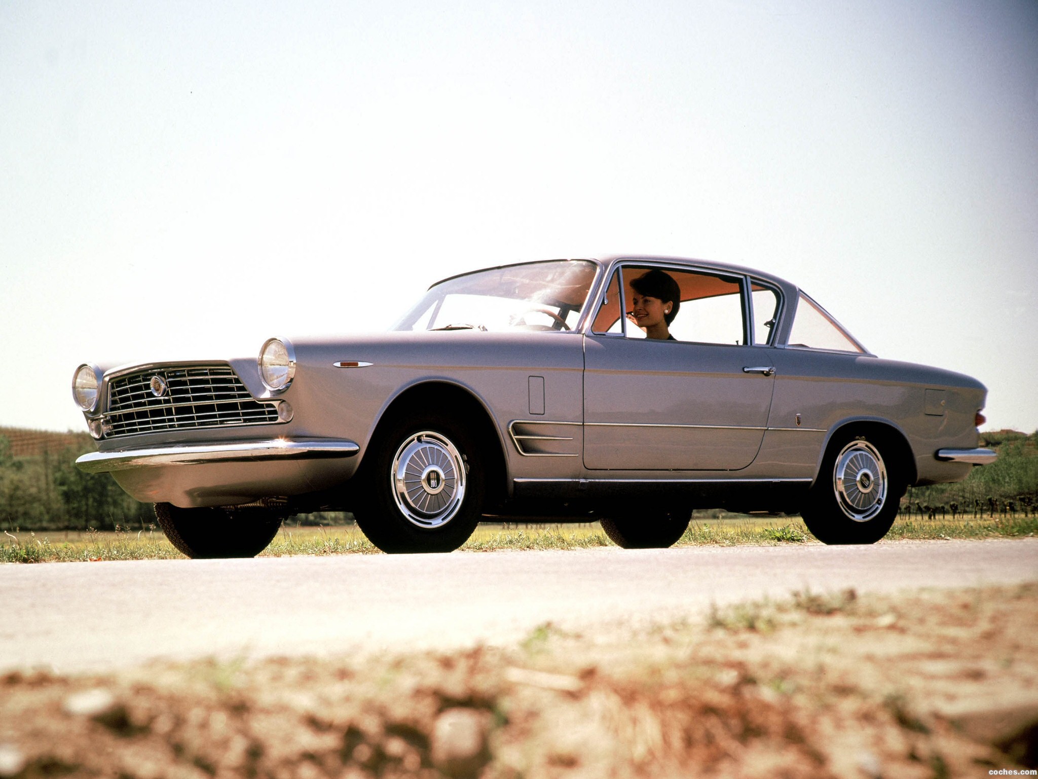 fiat_2300-coupe-1961-1962_r3