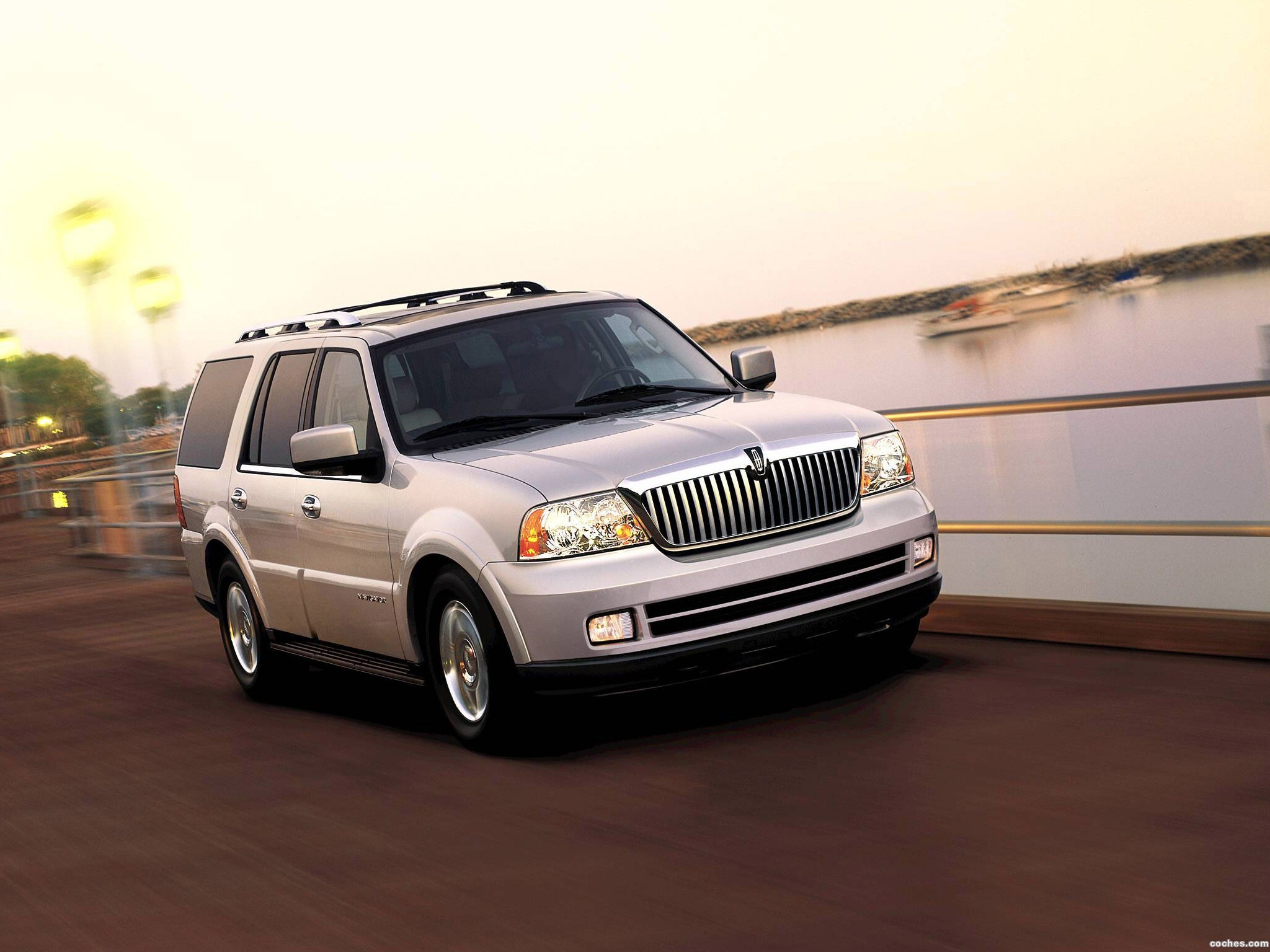 Lincoln navigator 2005 года