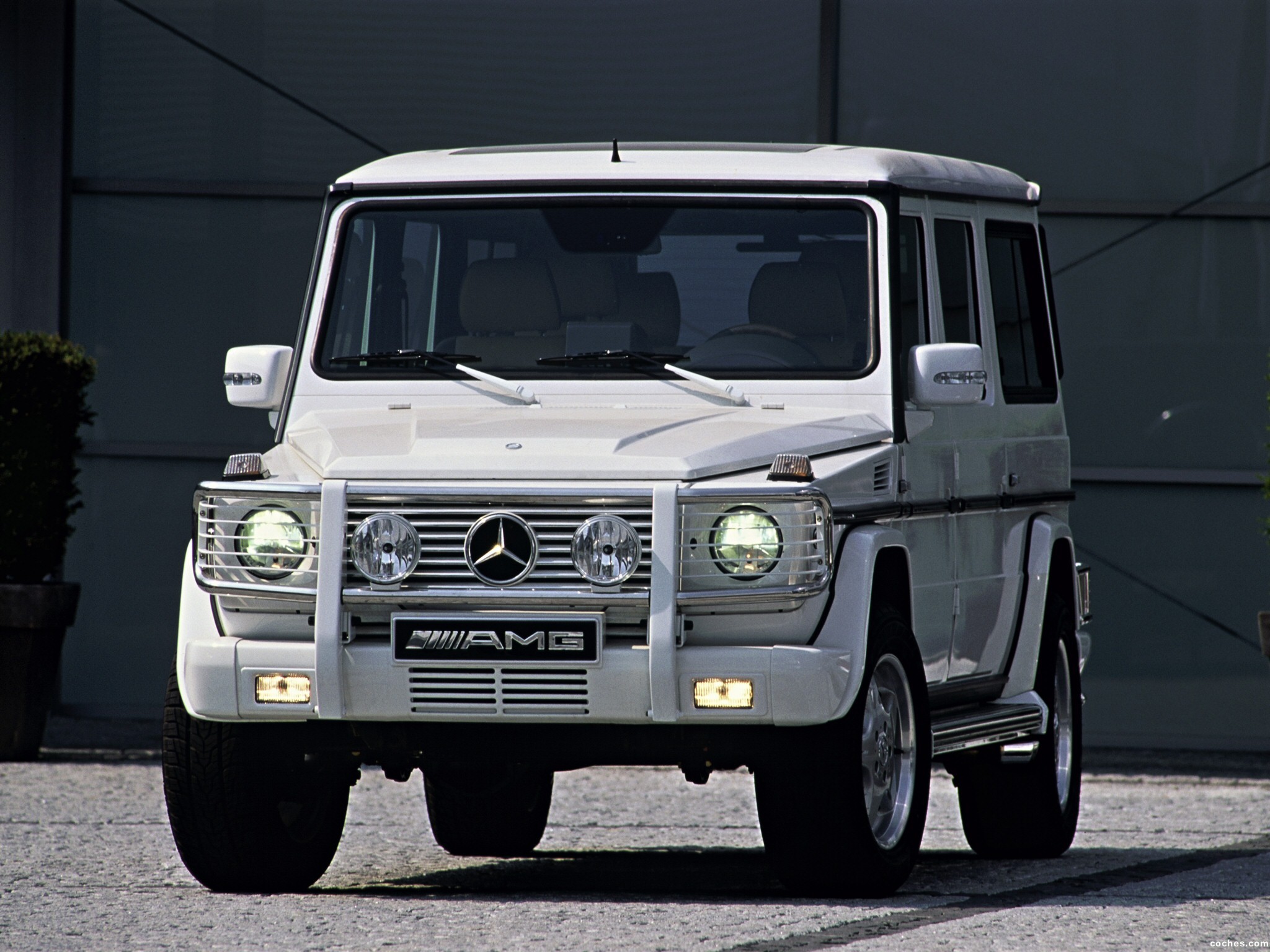 G первый. Mercedes Benz g class g55. Mercedes-Benz g-class g 55 AMG. Mercedes w463 g55. Mercedes Benz g55 белый.