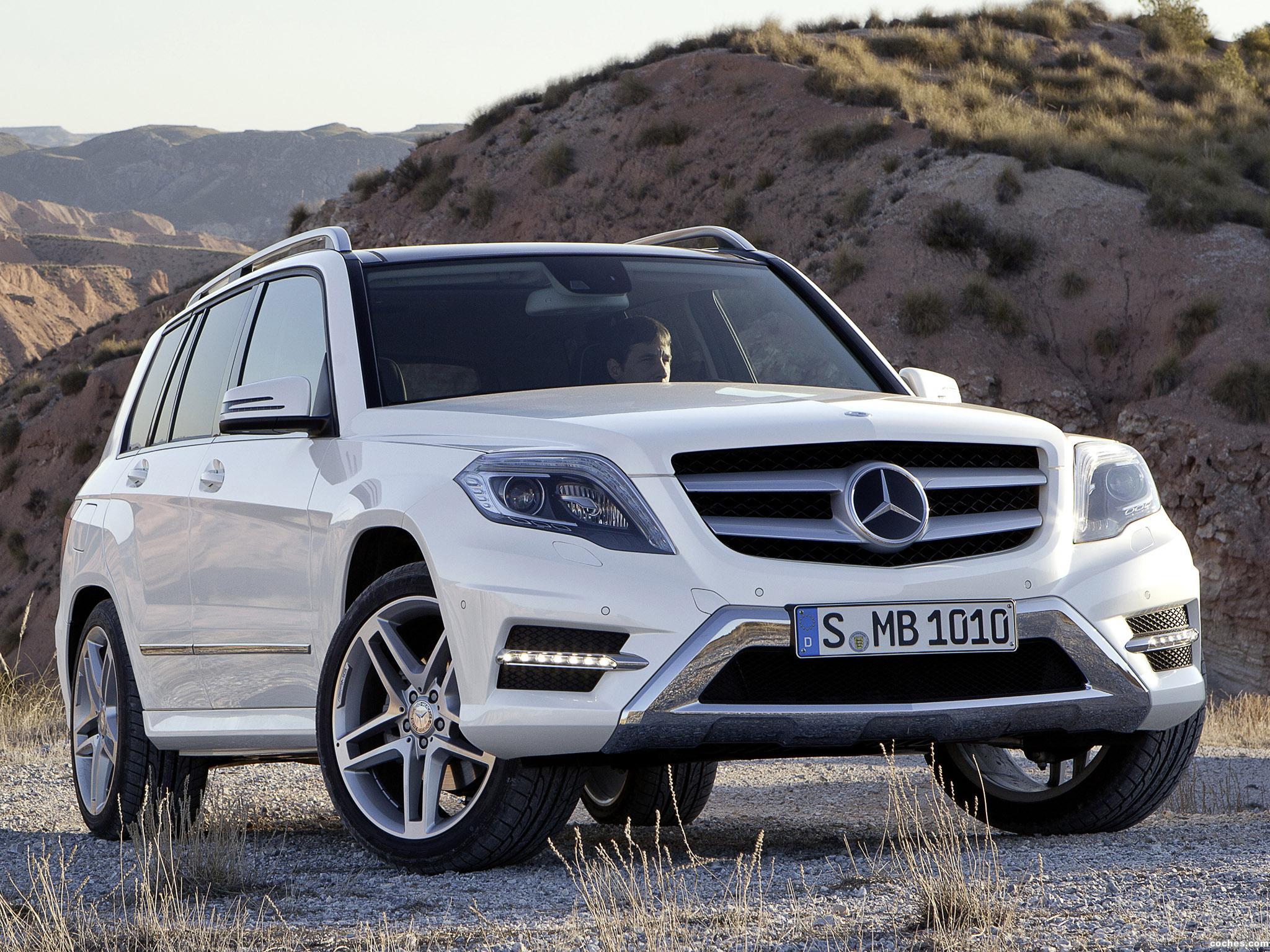 Где мерседес фото. Мерседес GLK 250. Мерседес Бенц GLK 350. Мерседес GLK 300 4matic. Mercedes Benz GLK 250 4matic.