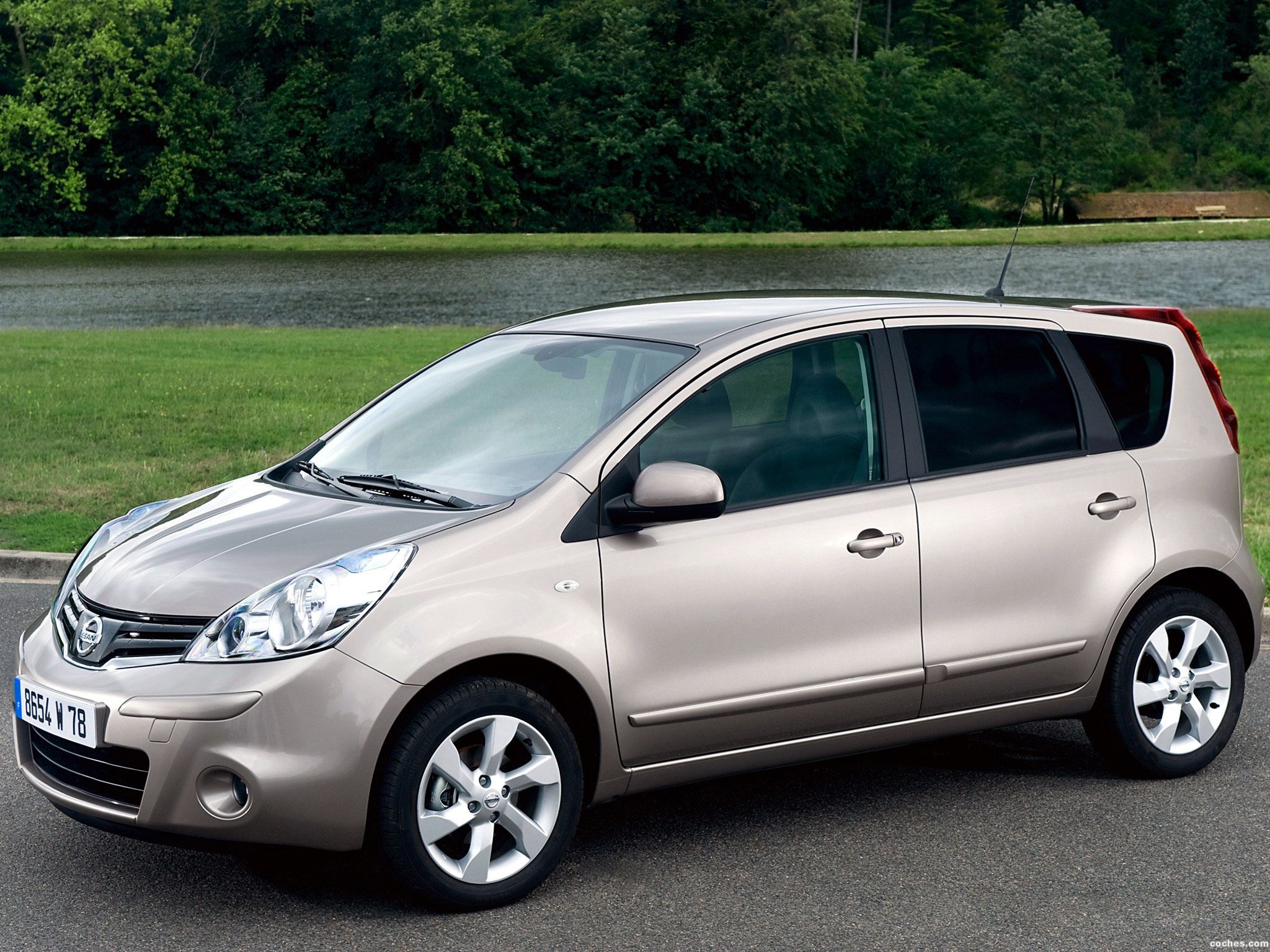 nissan_note-uk-2008_r13