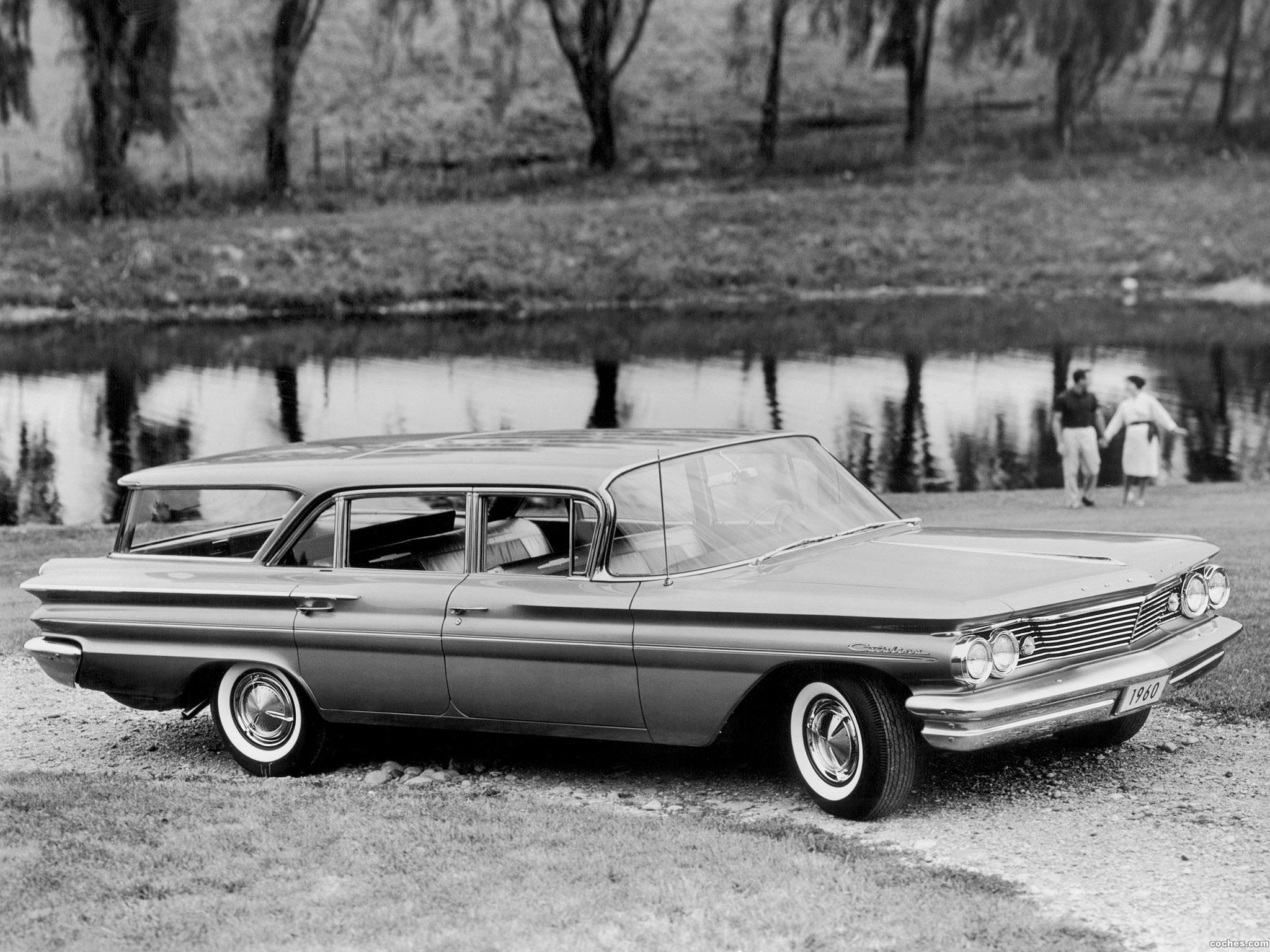 Интересно классик. Pontiac Catalina 1960. Понтиак Каталина 1960. Понтиак Каталина сафари 1960. Понтиак Каталина универсал.