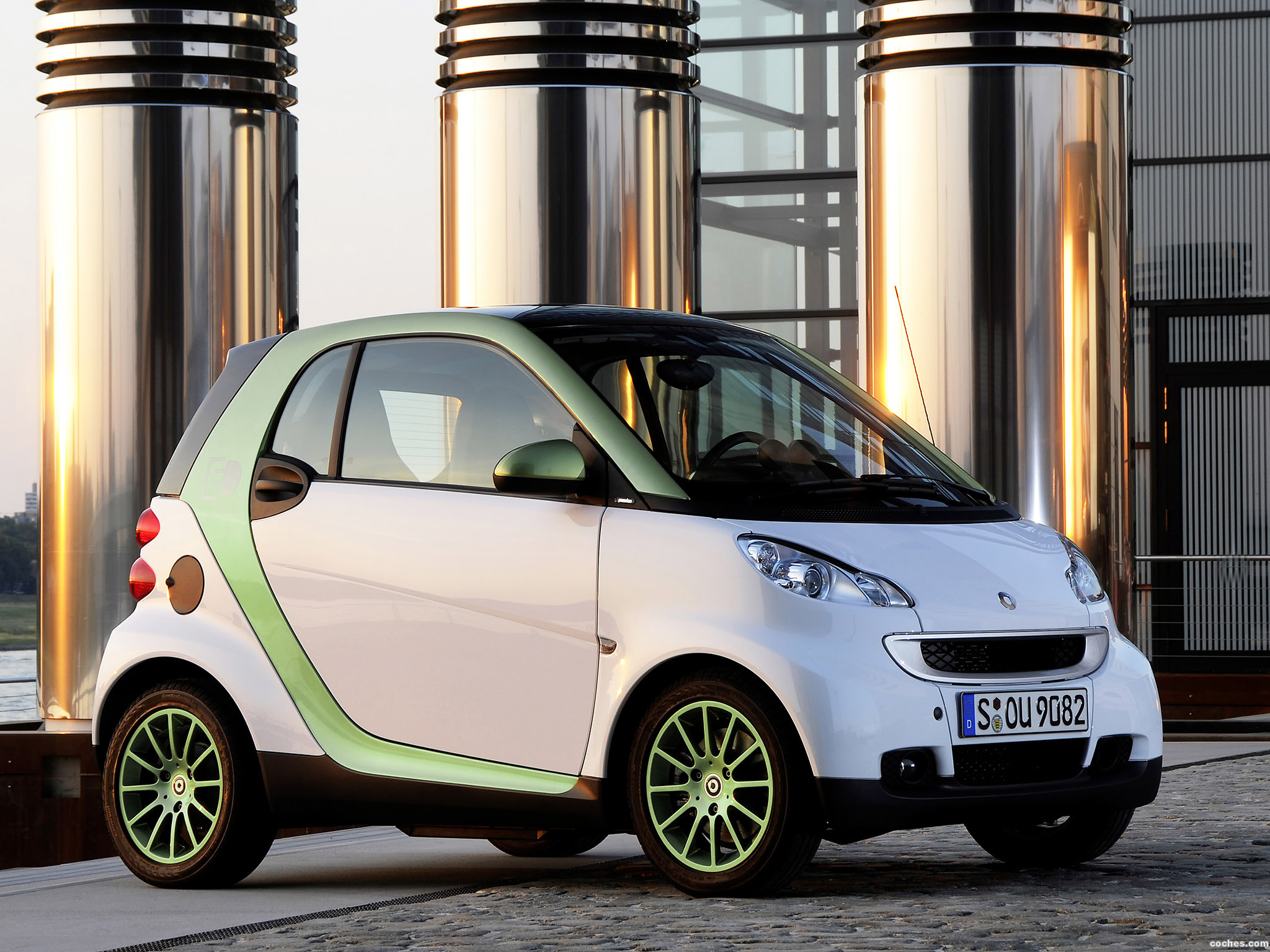 smart_for-two-electric-drive-2009_r9