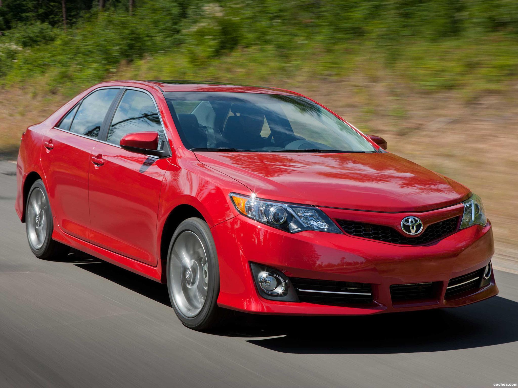 Fotos de Toyota Camry SE 2011