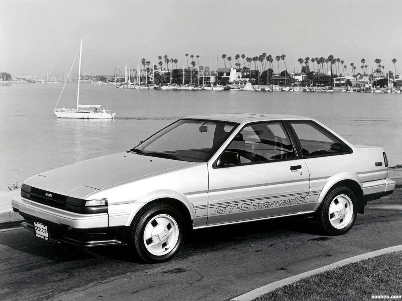 toyota_corolla-gt-s-sport-coupe-ae86-1985-87_r4