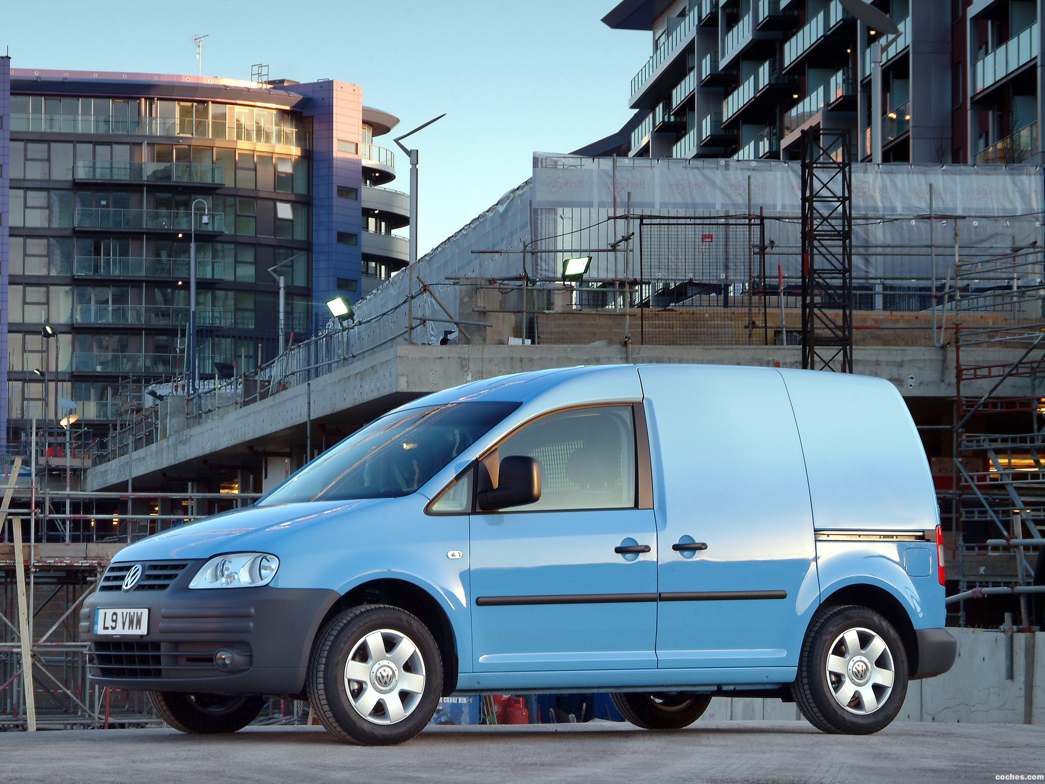 volkswagen_caddy_r13