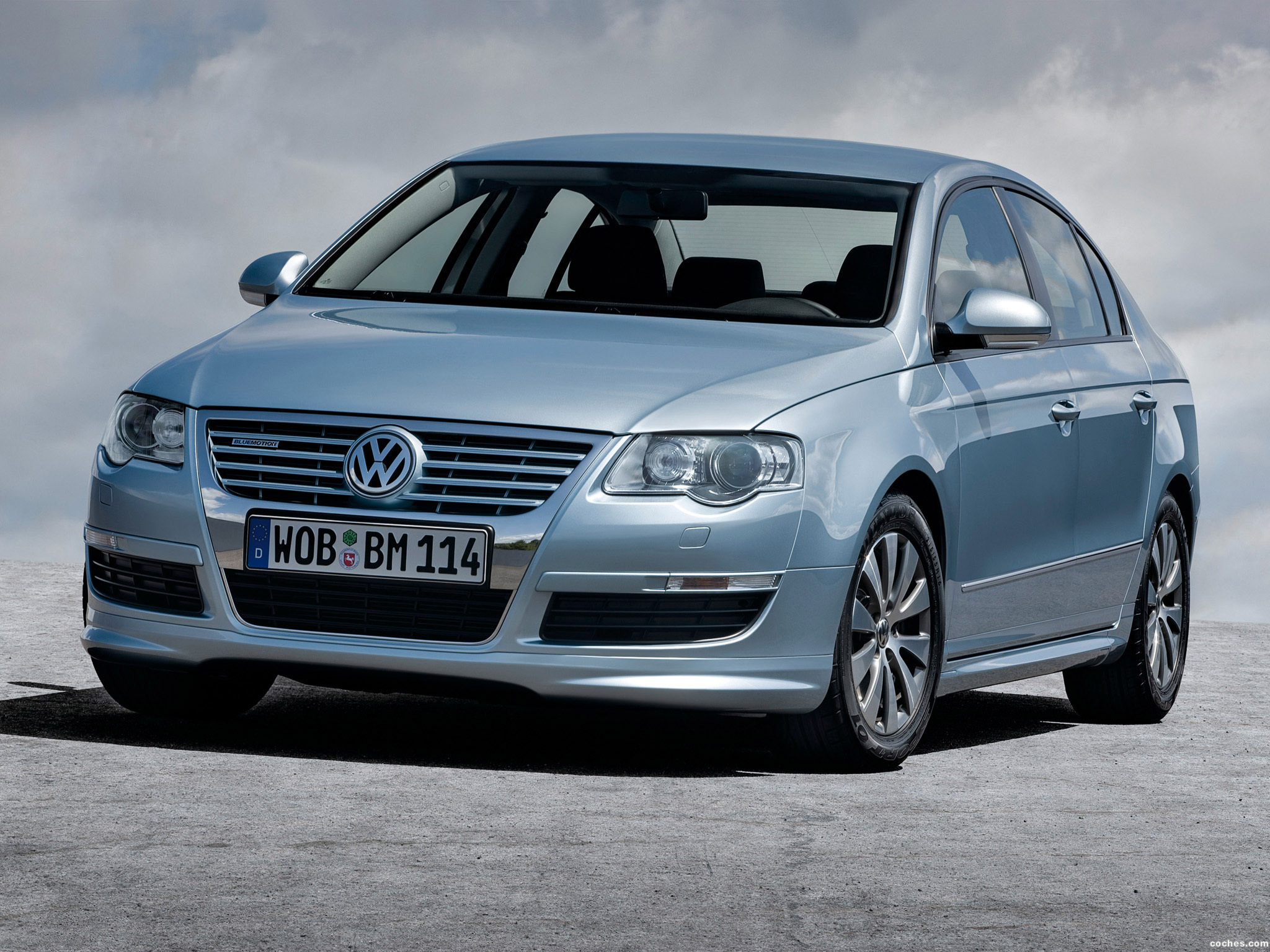 Fotos de Volkswagen Passat BlueMotion Sedan B6 2009