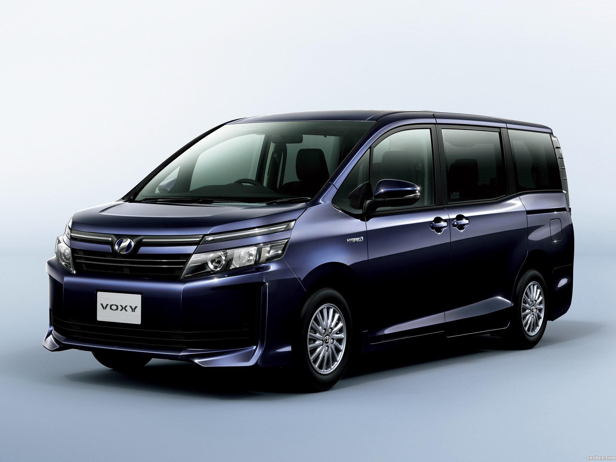 Toyota voxy расход топлива