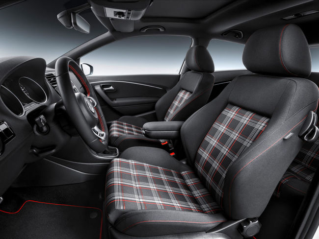 Volkswagen Polo GTI 2015 interior 02