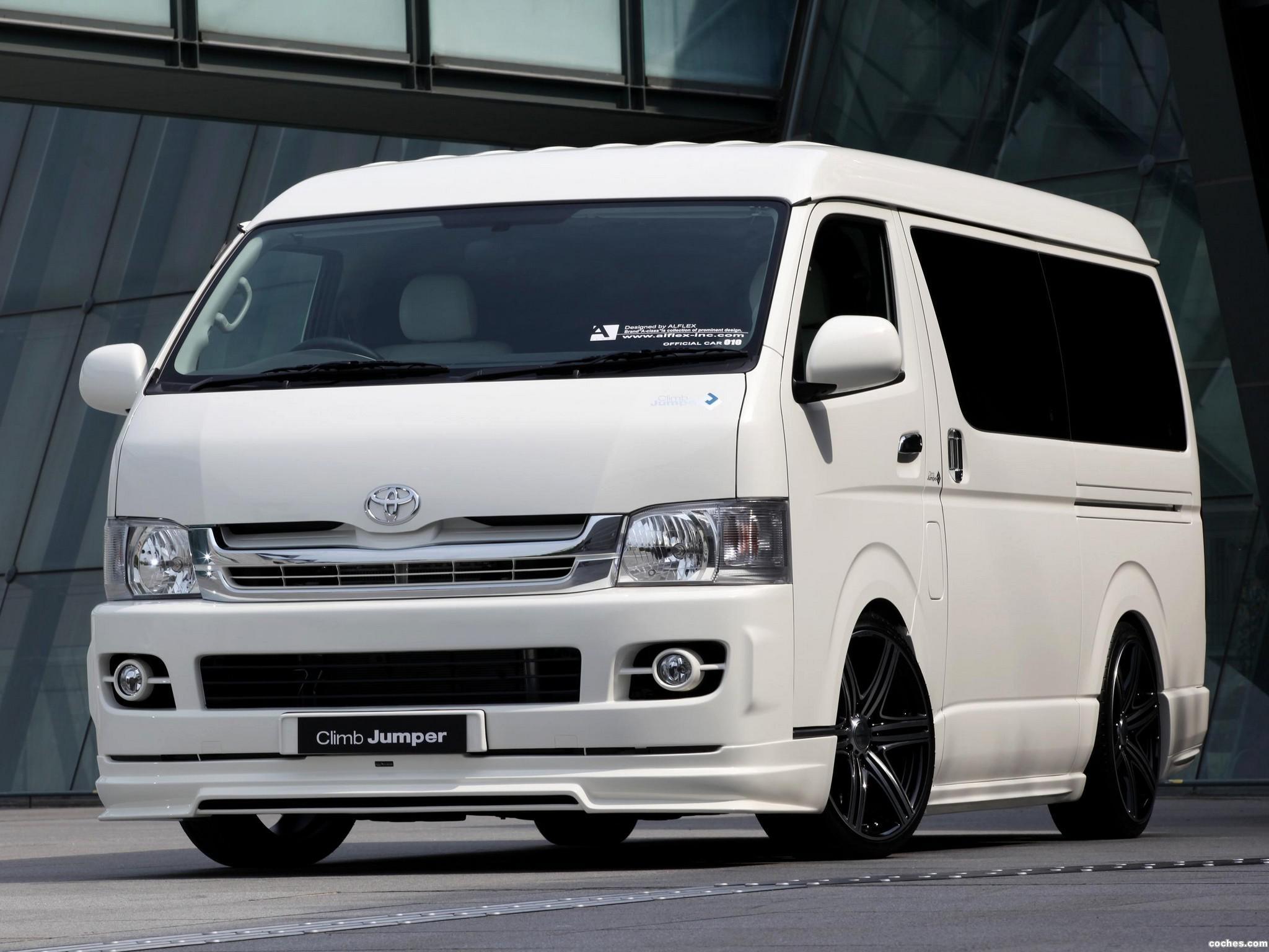 Toyota hiace 2013