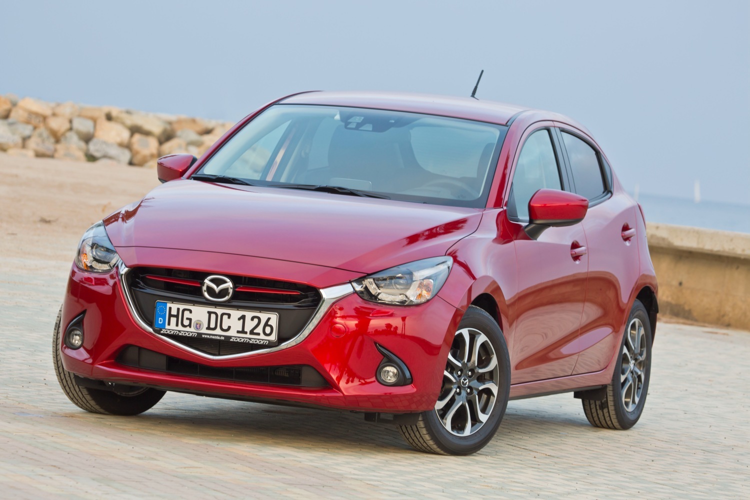 Mazda 2 2015: precios y equipamientos de toda la gama