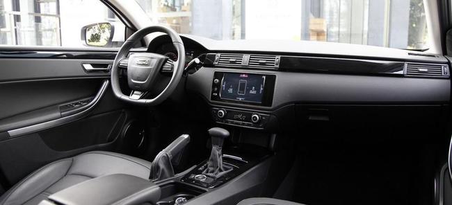 Qoros 3 City SUV 2014 interior 01