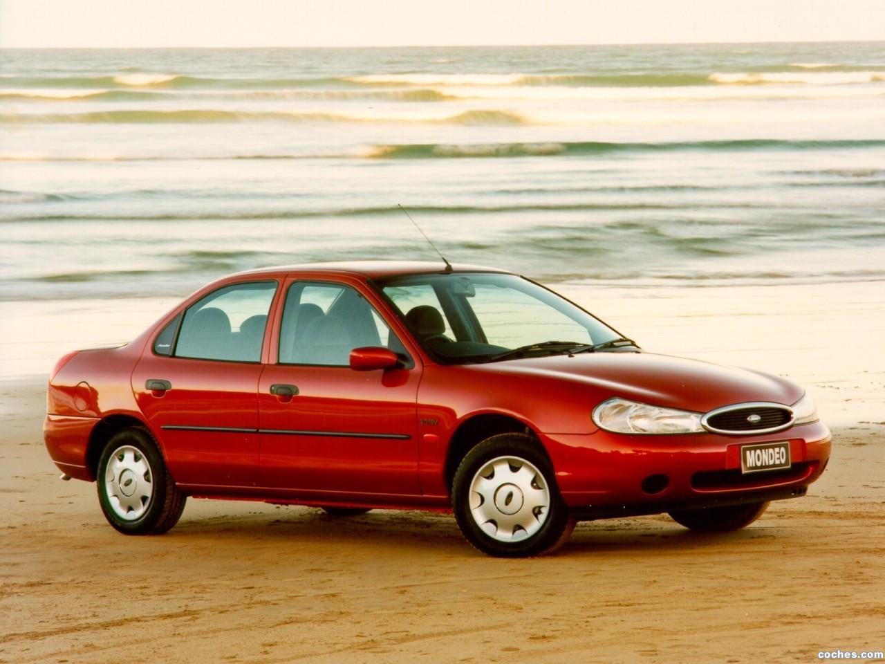 ford_mondeo-sedan-uk-1996_r3